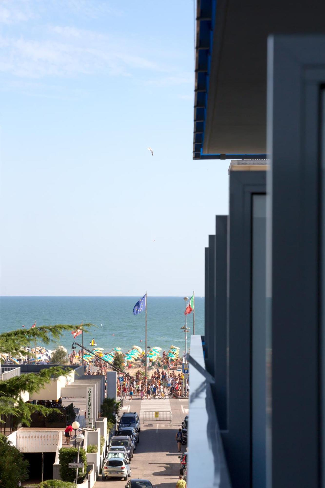 Hotel Montreal Bibione Exterior photo