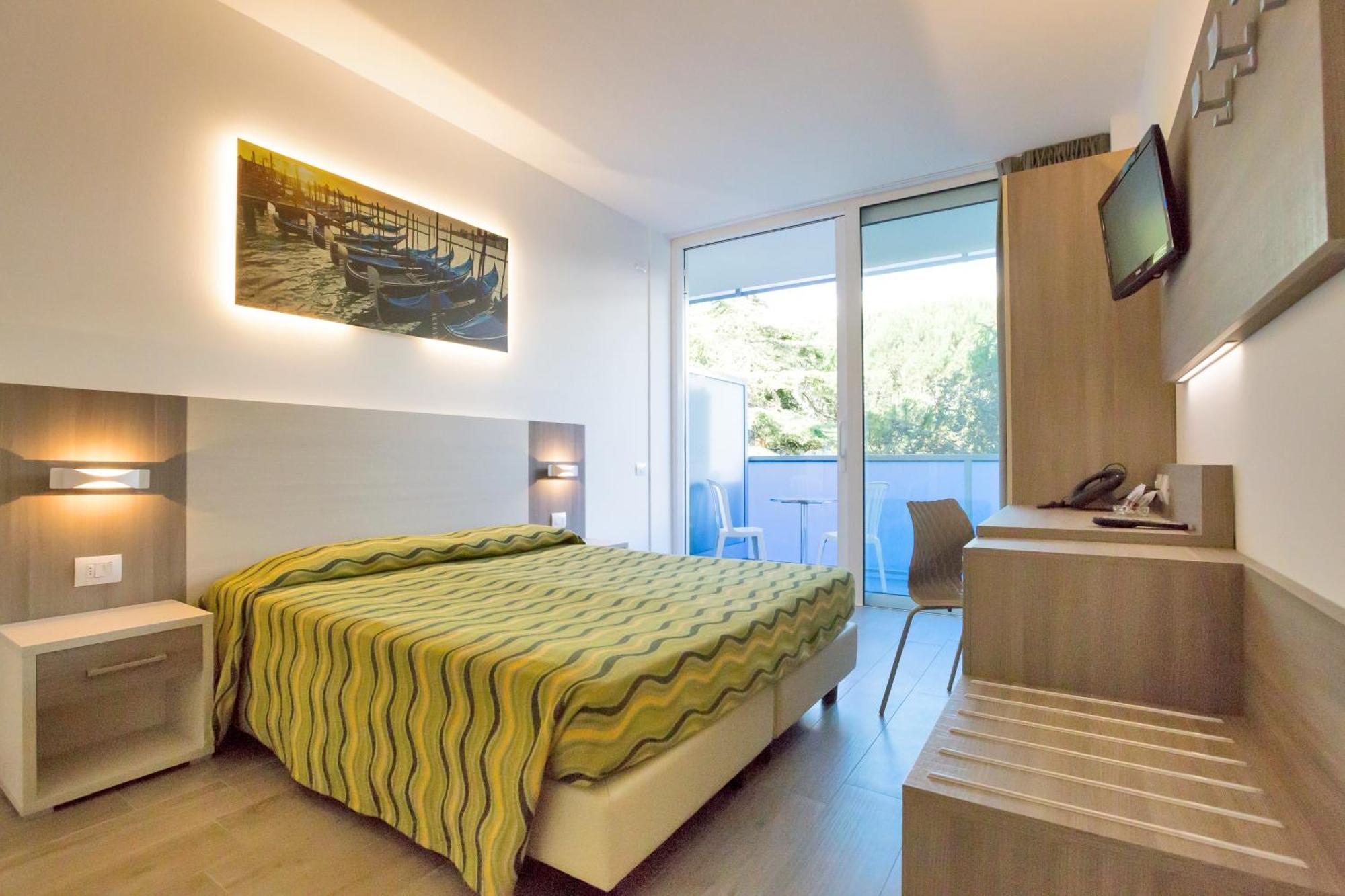 Hotel Montreal Bibione Exterior photo