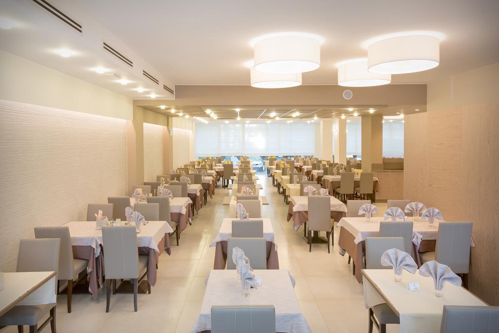 Hotel Montreal Bibione Exterior photo